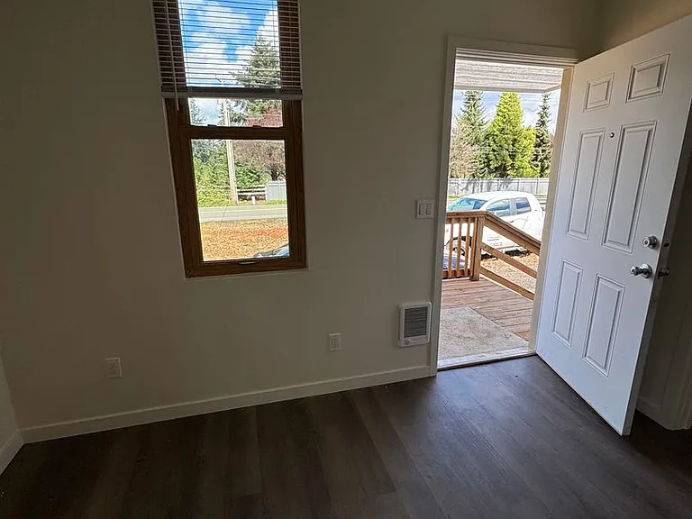 16025 SE Lake Holm Rd — Photo 22