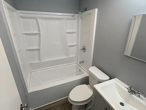 4th image of 621 9th St NW