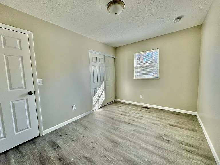 1542 E Meadowbrook Dr — Photo 23