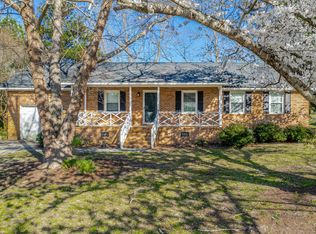 701 Robeson Ave, Lake Waccamaw, NC 28450