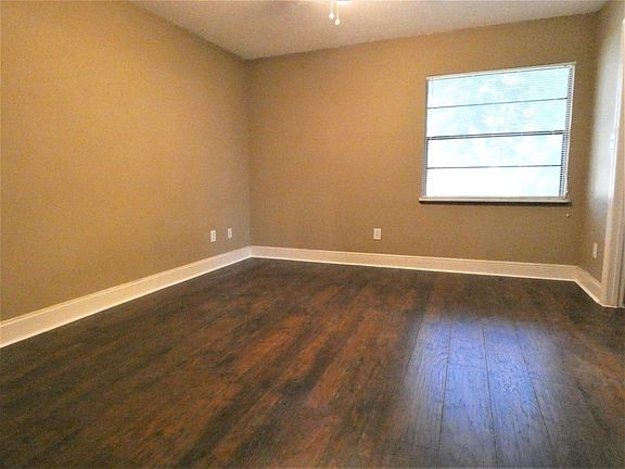 5th image of 2715 E Pine St