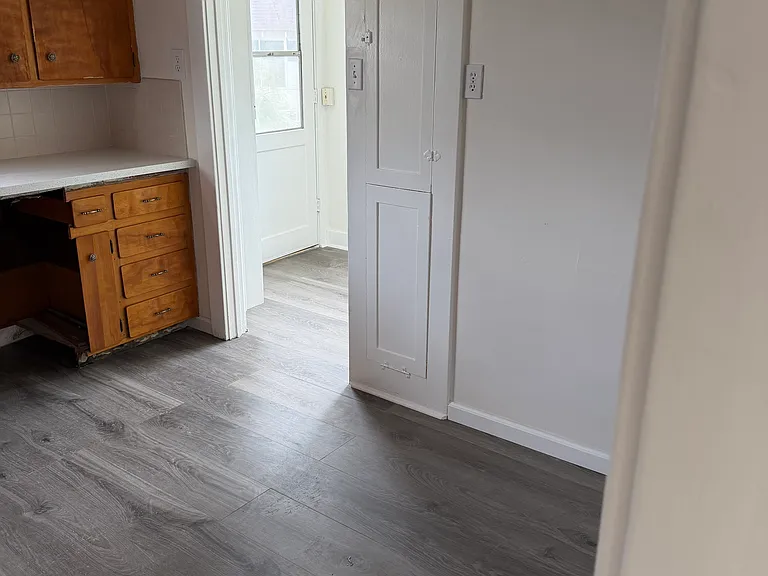 3239 N Mountain View Ave — Photo 2