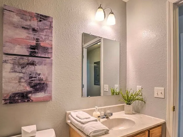 922 Renfrow St — Photo 15