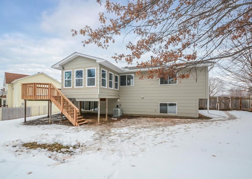 2nd image of 1590 Stephanie Cir