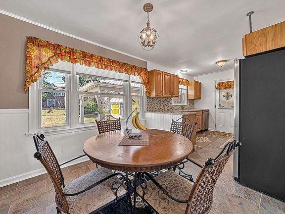5th image of 4011 Hazelridge Rd NW