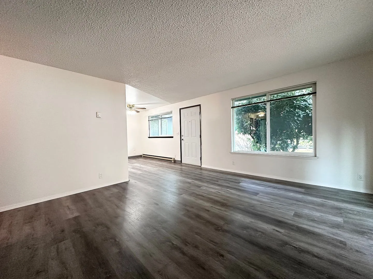 2 Bedroom Duplex in Sandy — Photo 3