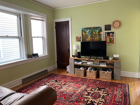 4th image of 2423 W Eastwood Ave #1