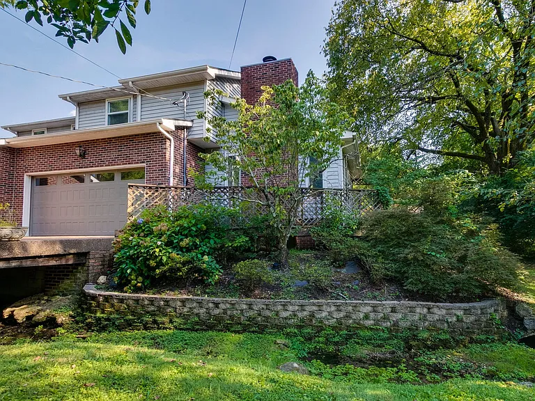 150 Spring Valley Rd #B — Photo 1