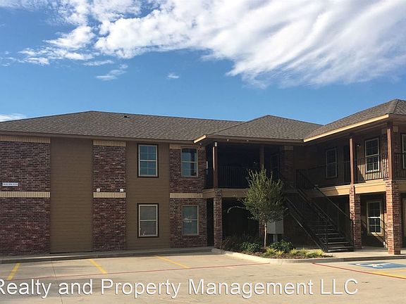 2nd image of 2442 NW 39th St #207
