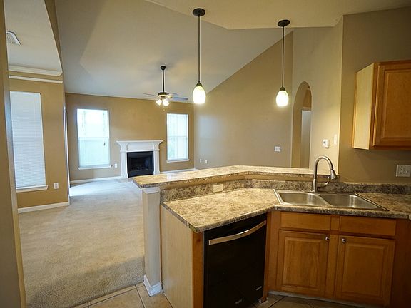 5th image of 18004 Villa Creek Dr