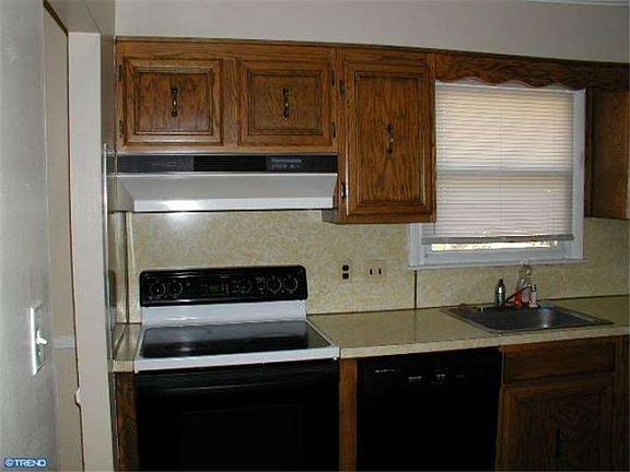 2nd image of 2001 Floral Dr