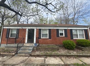 10193 Green Valley Dr, Saint Louis, MO 63136