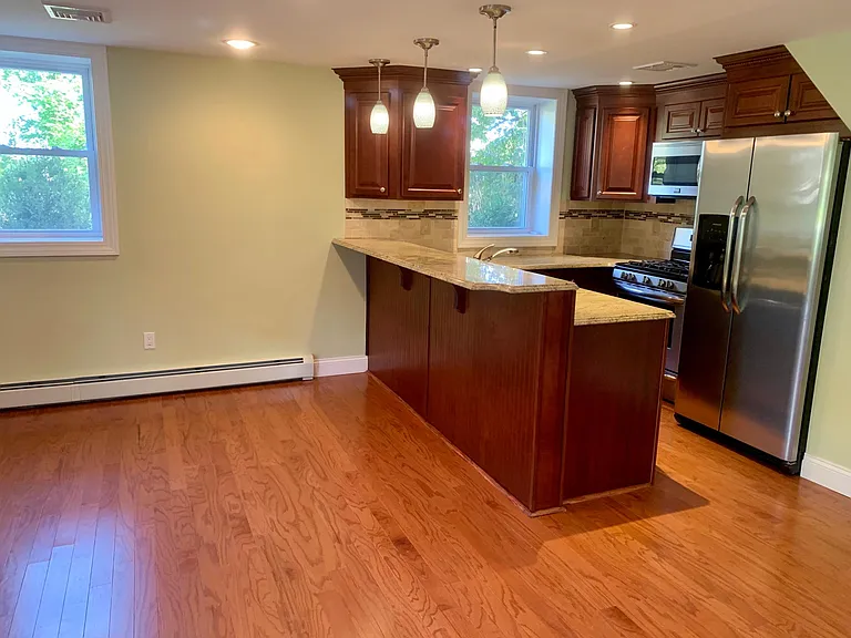 250 Oakland Ave — Photo 10