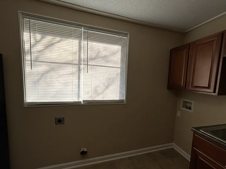 23 Hiland Pl #B — Photo 9