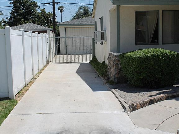 4th image of 16830 E Gragmont St