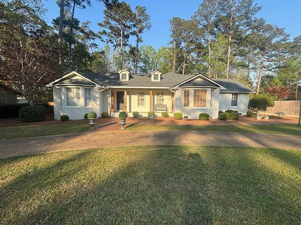 1810 E Washington St