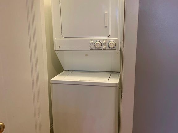 5th image of 429 N Lombard Ave APT 3
