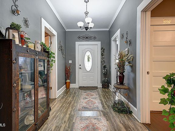 4th image of 1235 Broad St