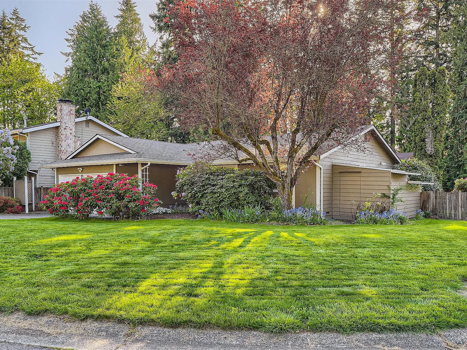 3 bed, 1440 sqft, $4,100 — Photo 3