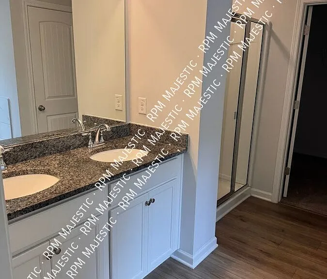 925 Lakehaven Ln — Photo 9