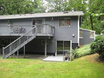 4th image of 230 Hemlock Dr NW