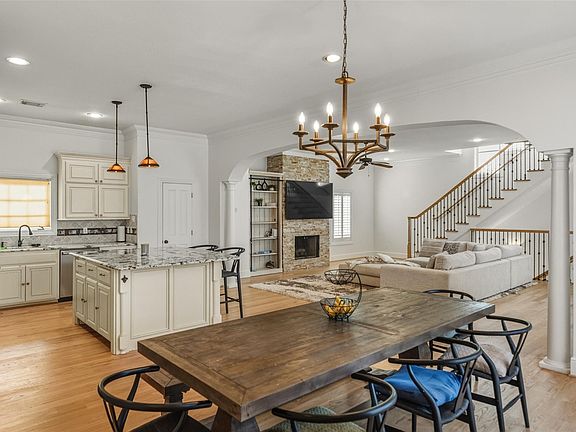 4th image of 1302 Antoine Dr Unit A