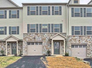258 Melbourne Ln, Mechanicsburg, PA 17055