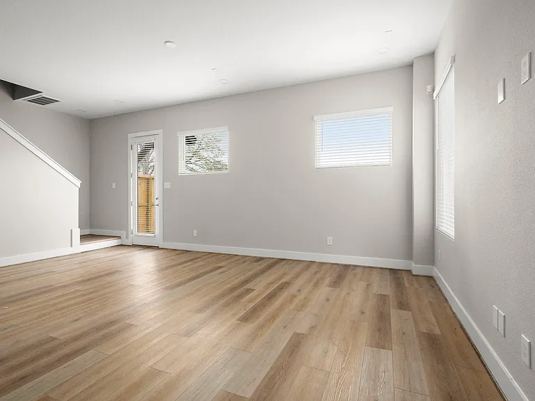 8114 Esther Acres — Photo 4