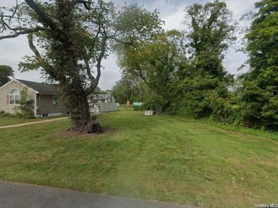 11 Parkman Road, Babylon, NY, 11703