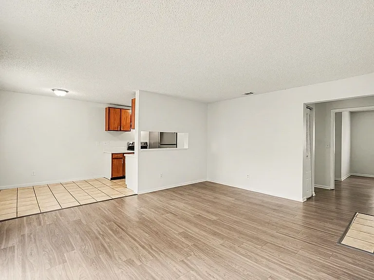 2181 Agora Cir SE — Photo 7