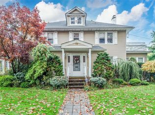 86 Neptune Ave, Woodmere, NY 11598