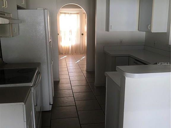 4th image of 844 Marquis Ct