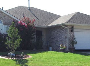 2002 Pleasant Ridge Ct, Edmond, OK 73012