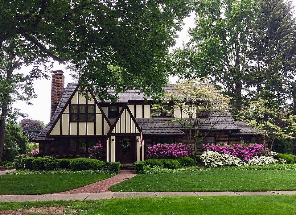 1st image of 540 Sunningdale Dr