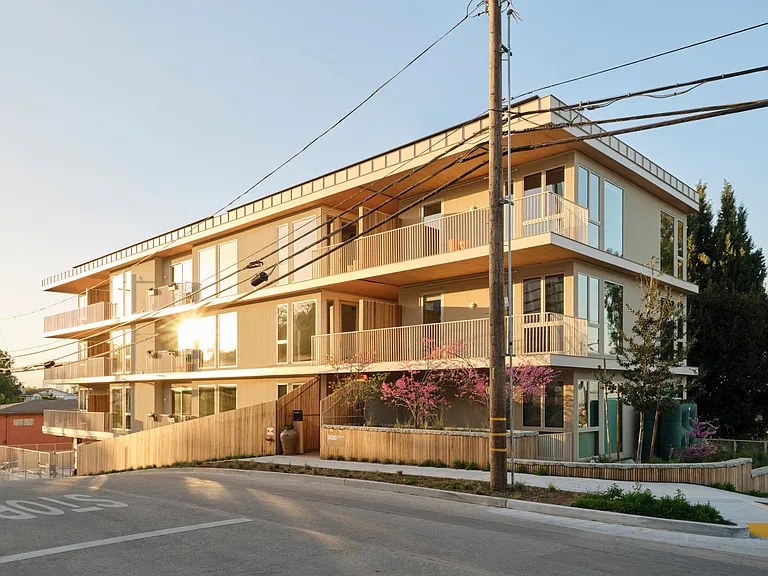 SuperBungalows on Marathon St — Photo 28