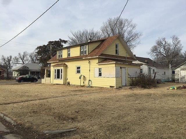 2nd image of 602 Pine St