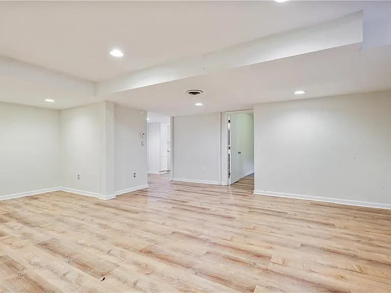 2509 Sharondale Dr NE — Photo 29