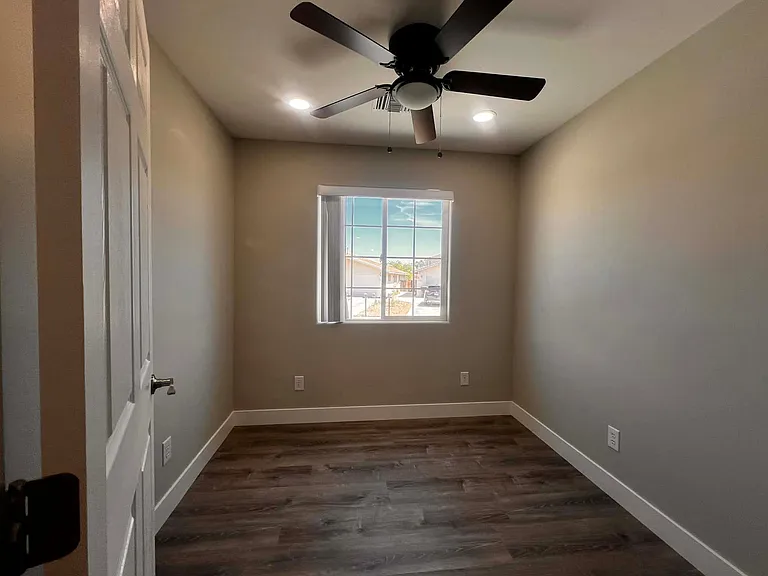 396 Riverfront Dr — Photo 28