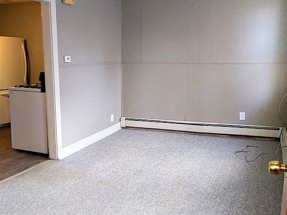 4th image of 18 Willow St APT 1