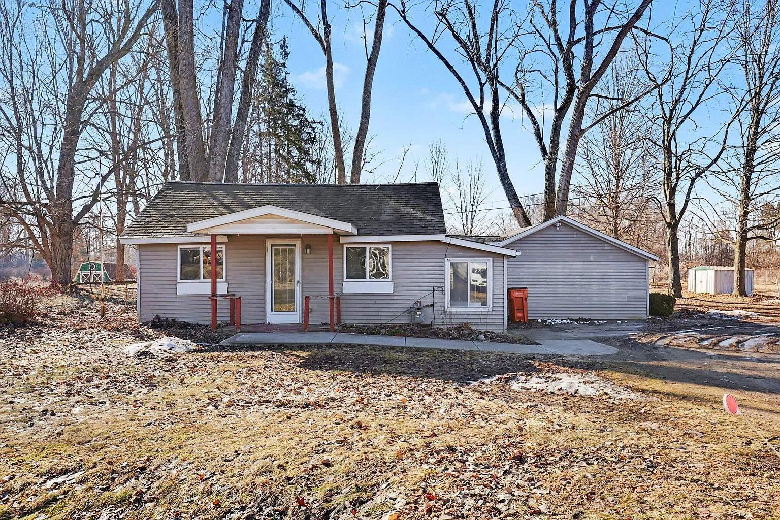 9558 Belding Rd NE photo 1