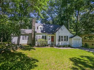 48 Lakeside Rd, Mount Kisco, NY 10549