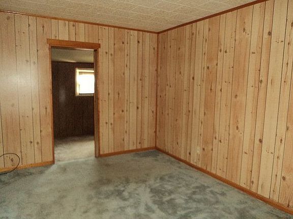 5th image of 85 Fielden Ave