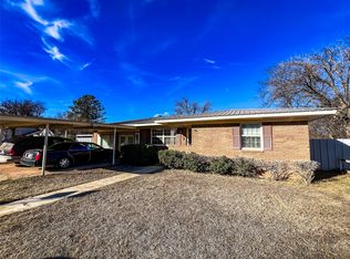 304 SE 2nd St, Knox City, TX 79529