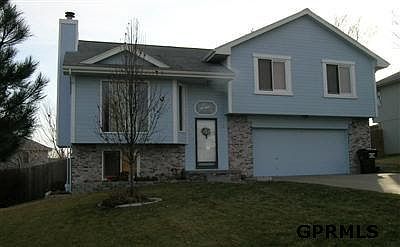 1st image of 403 E Douglas St