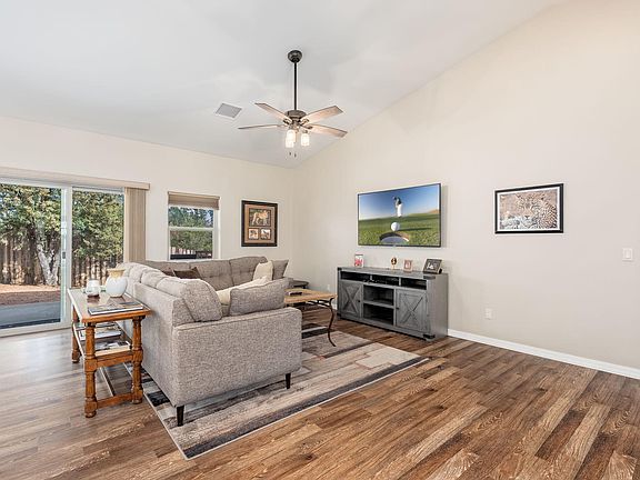 5th image of 103 S Forest Park Dr