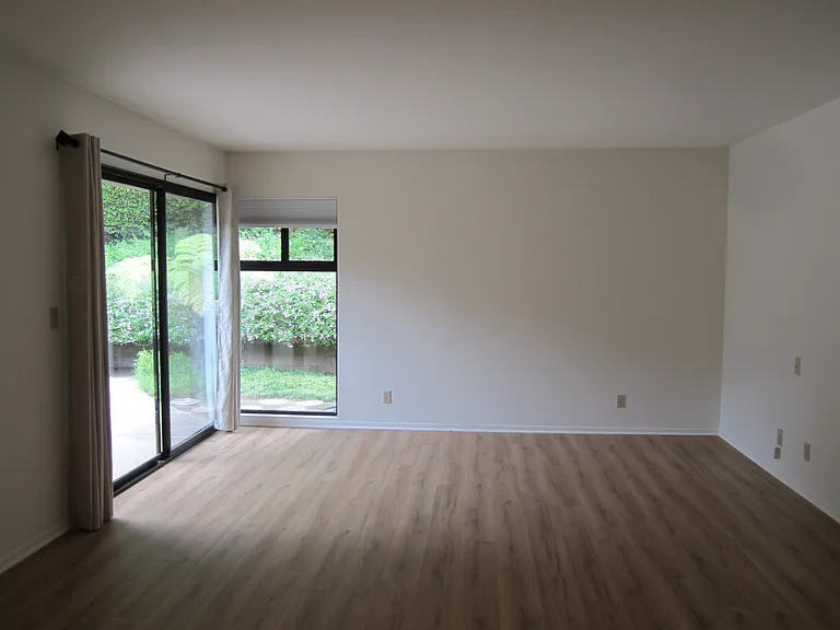 3725 Lincolnwood Dr — Photo 18