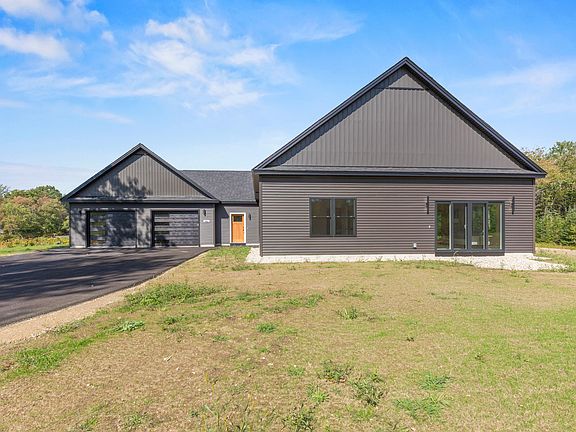 2nd image of 40 Smiling Acres Drive