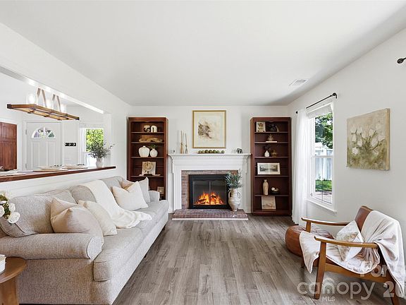 4th image of 9418 Split Rail Ln