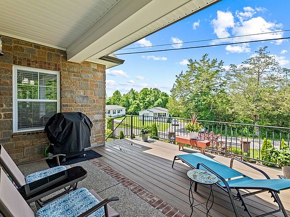 2nd image of 1126 Cross Pointe Dr