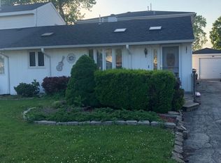 8852 S Ryan Rd, Hometown, IL 60456